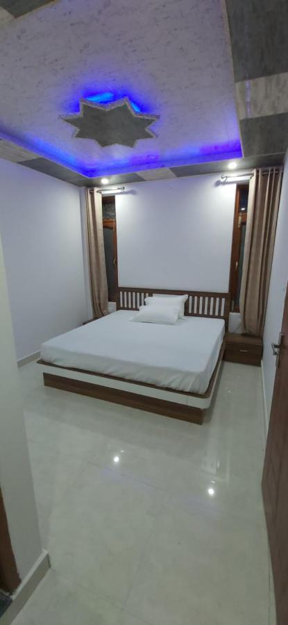 Solitude Inn Bnb Шимла Экстерьер фото